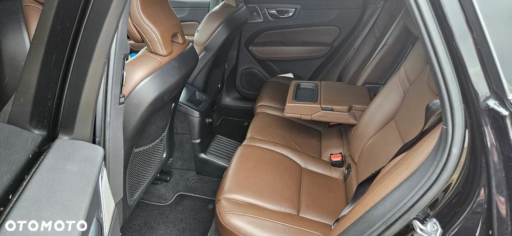 Volvo XC 60 T8 AWD Recharge Geartronic Inscription - 9