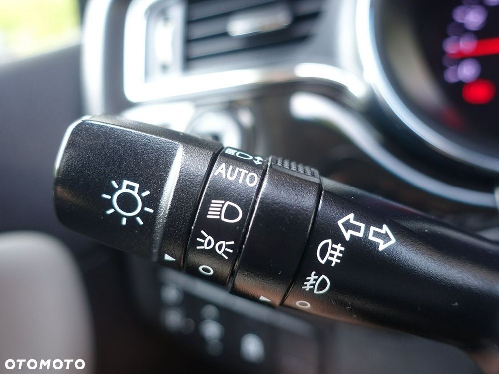 Kia Ceed - 16