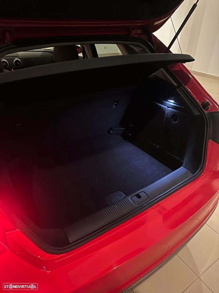 Audi A3 Sportback 1.6 TDI S-line - 4