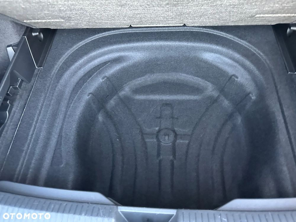 Volkswagen Golf - 30