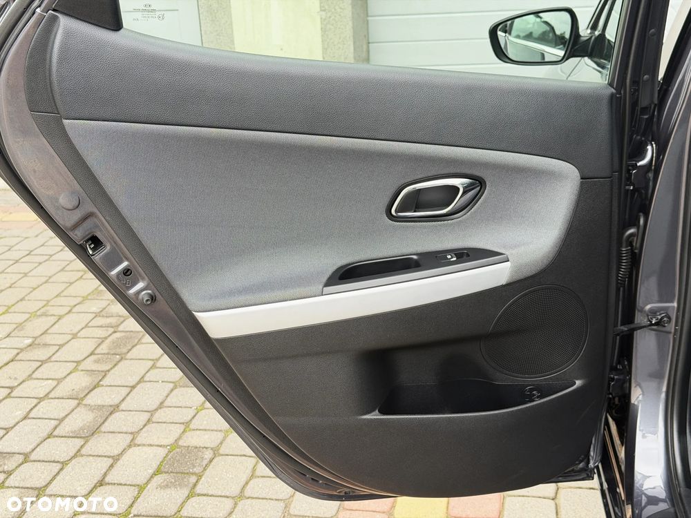 Kia Ceed 1.6 GDI Dream-Team Edition - 37