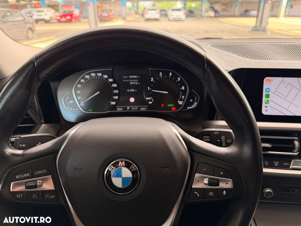 BMW Seria 3 318i AT - 15