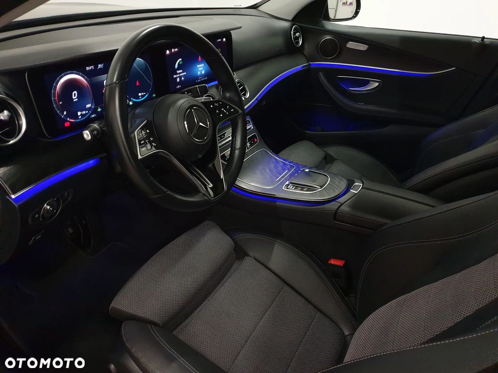 Mercedes-Benz Klasa E 300 de 4Matic 9G-TRONIC AMG Line - 9