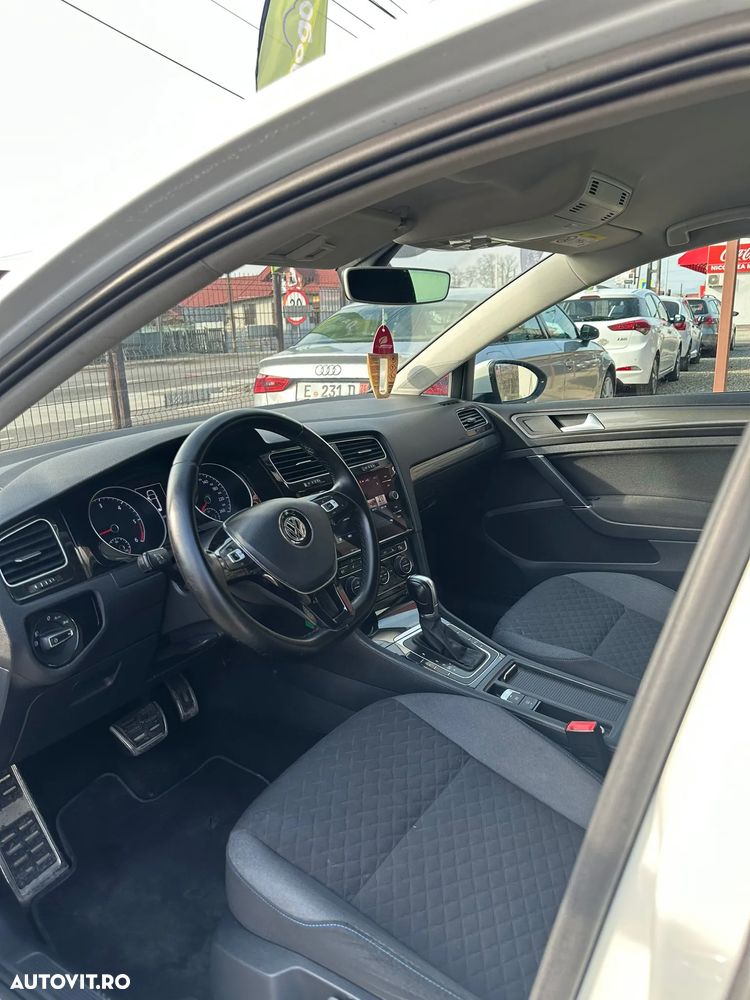 Volkswagen Golf 1.6 TDI SCR DSG Join - 16