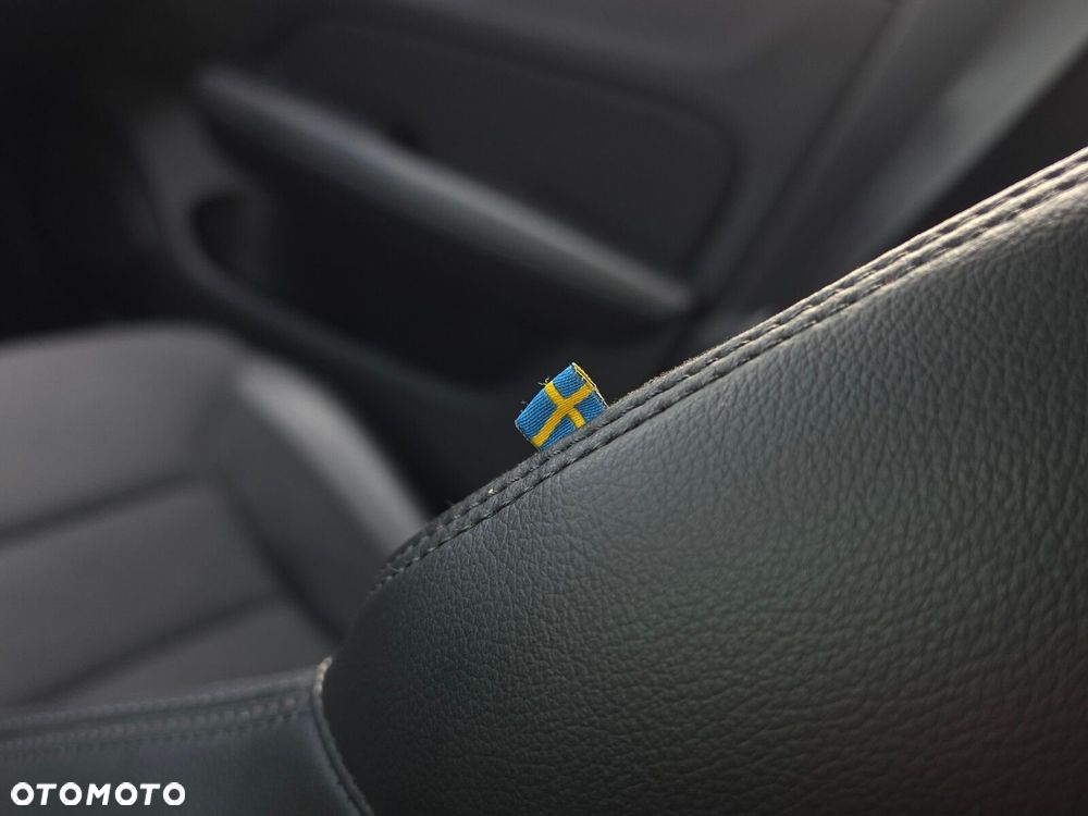 Volvo V60 Cross Country D4 AWD - 28