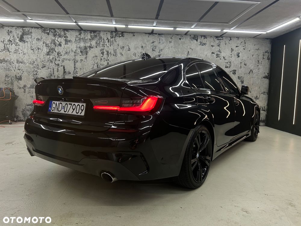 BMW Seria 3 330i M Sport - 4