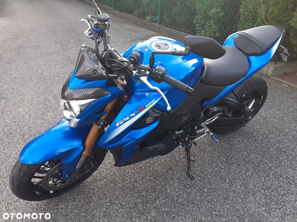 Suzuki GSX - 17