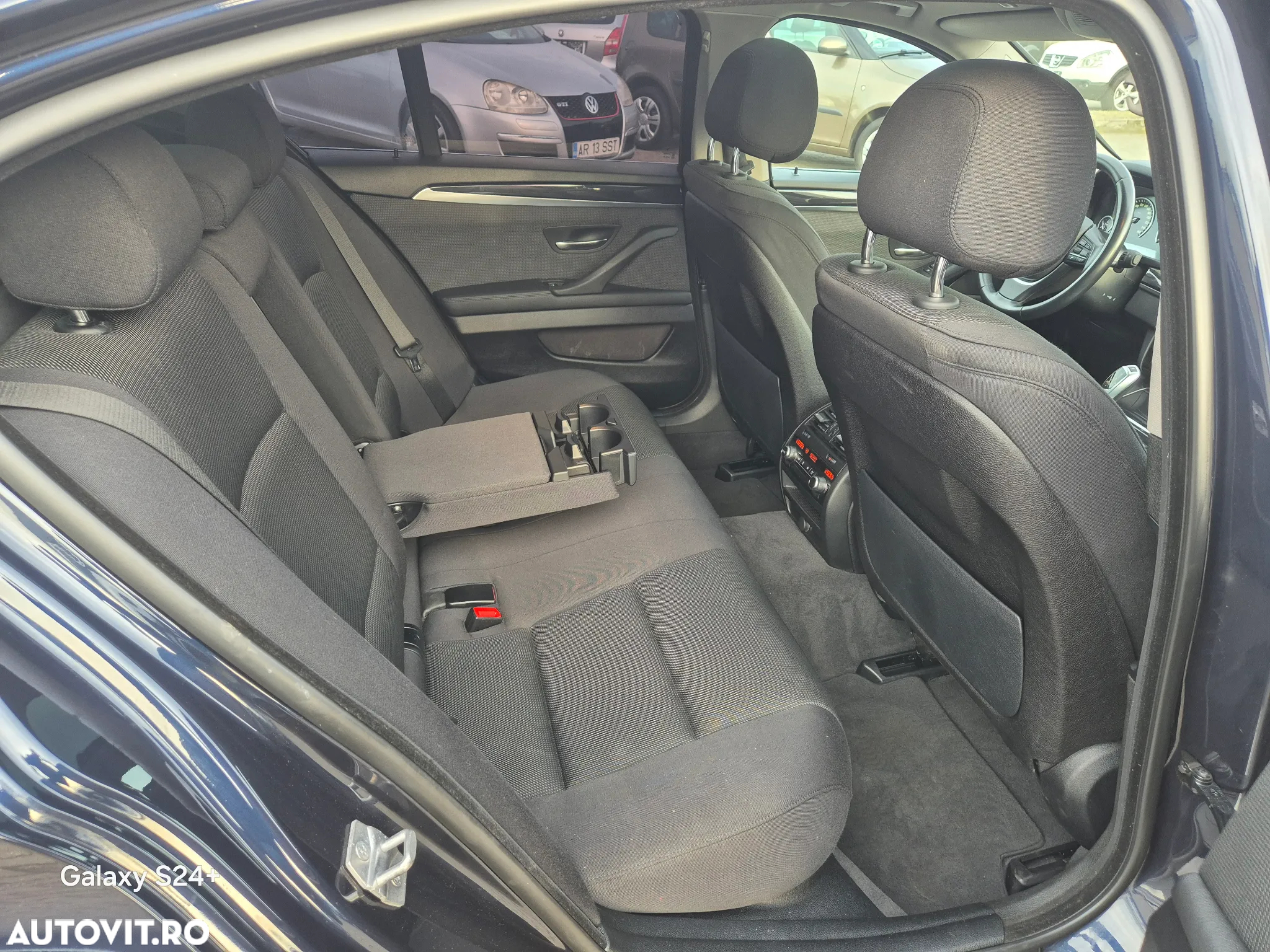 BMW Seria 5 520d xDrive AT - 24