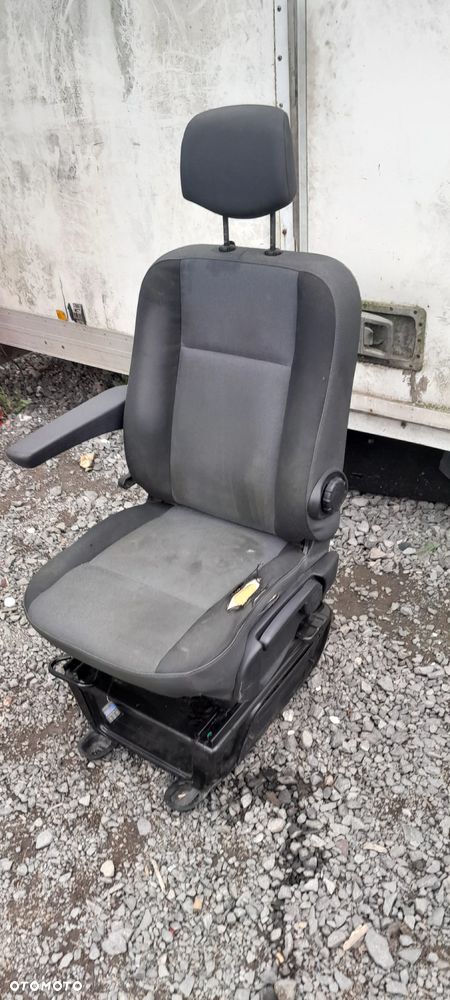 RENAULT MASTER III 10-19 FOTEL KIEROWCY - 3
