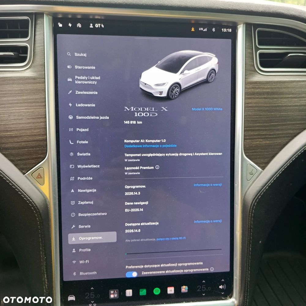 Tesla Model X - 22