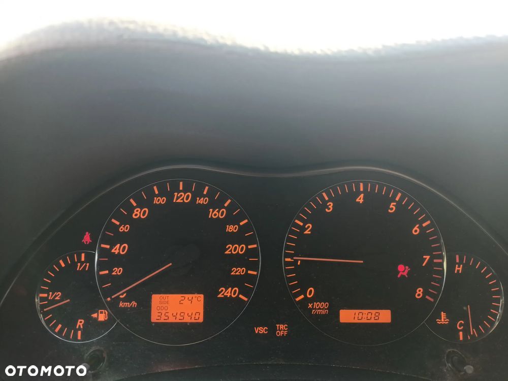 Toyota Avensis - 15