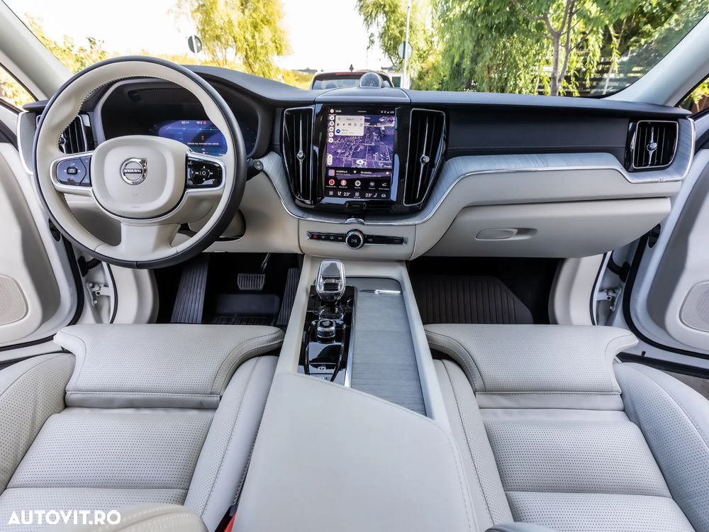 Volvo XC 60 T8 AWD AT PHEV Ultra Dark - 17