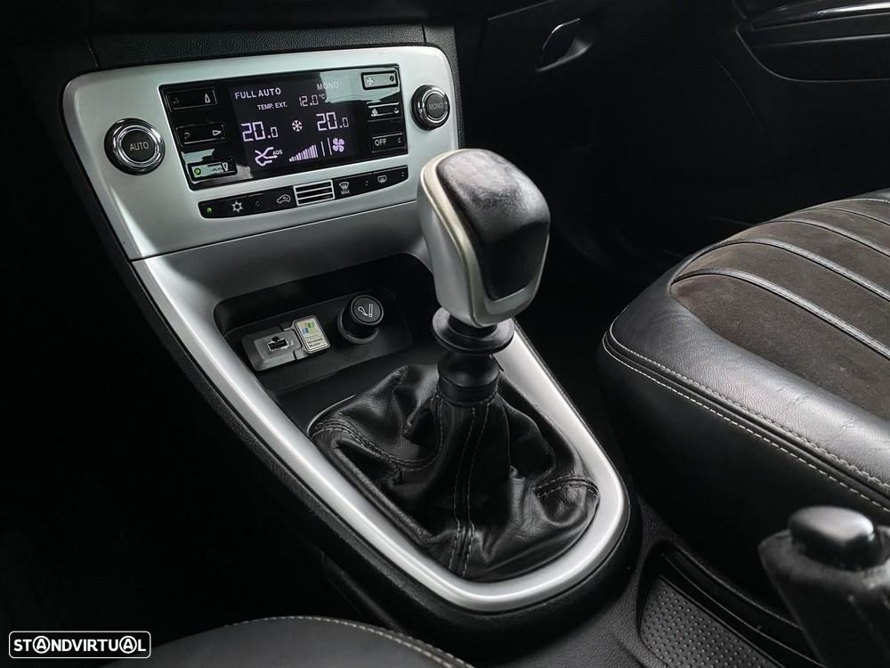 Lancia Delta 1.6 M-Jet Platino - 22