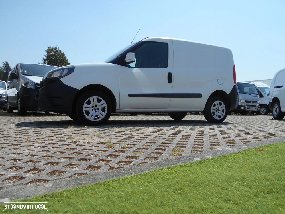 Fiat DOBLO 3Lug. COM AC - 4