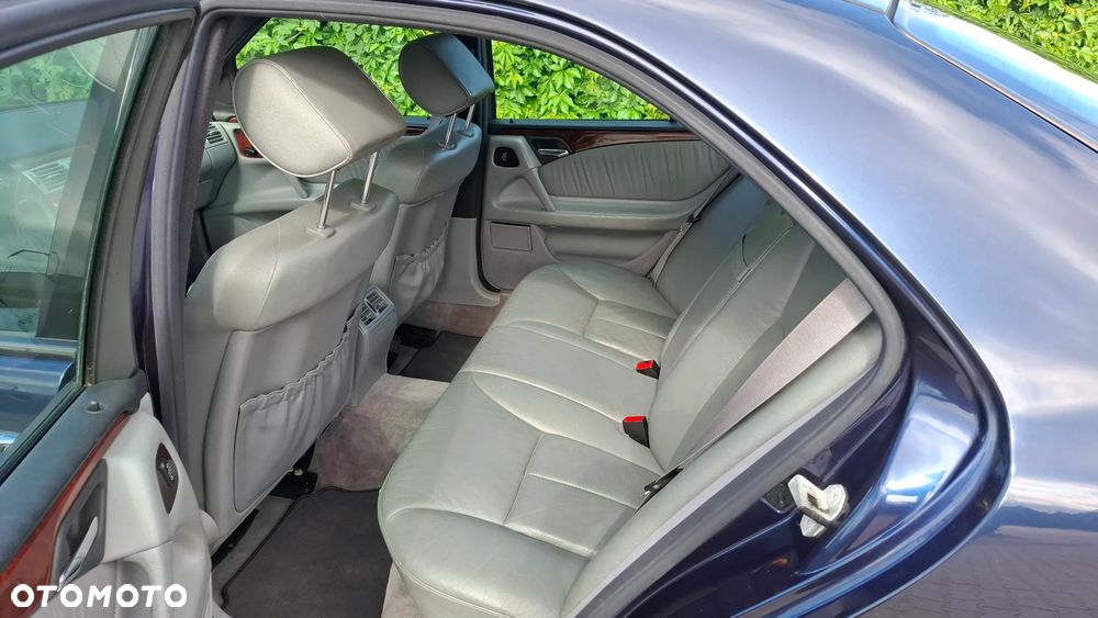 Mercedes-Benz Klasa E 280 4 Matic Elegance - 13
