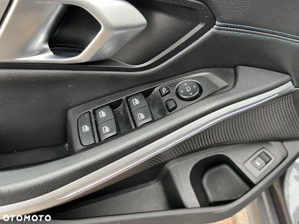 BMW Seria 3 320d M Sport Shadow - 15