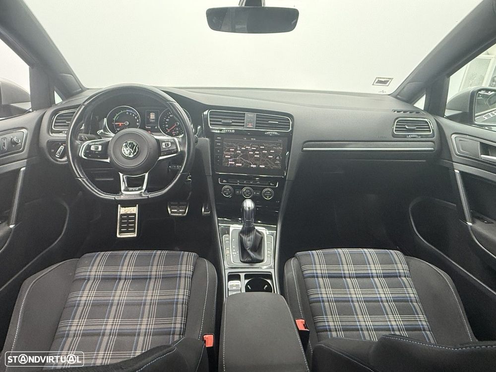 VW Golf 1.4 GTE Plug-in - 14