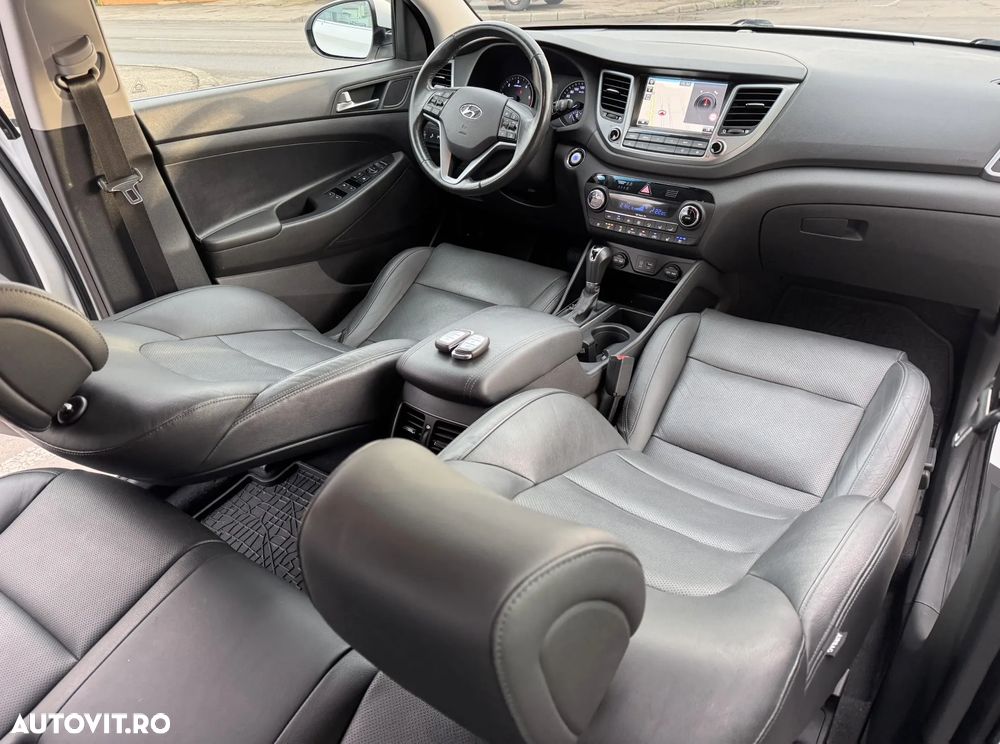 Hyundai Tucson 2.0 CRDI 4WD Automatik Premium - 26
