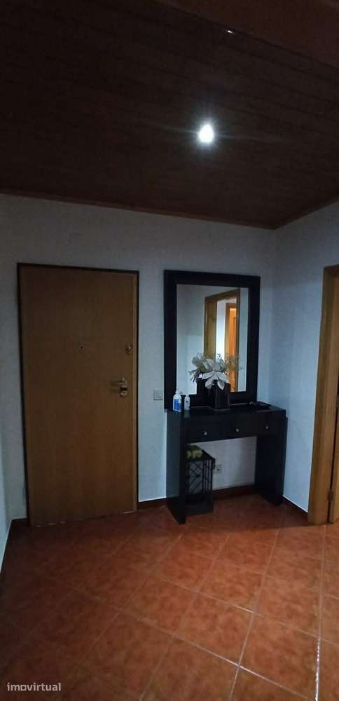 Apartamento T2 C/Garagem privativa - Grande imagem: 3/15