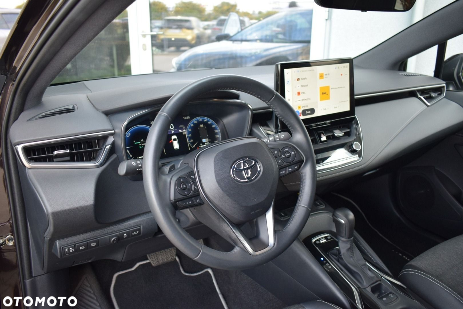 Toyota Corolla 2.0 Hybrid Style - 11