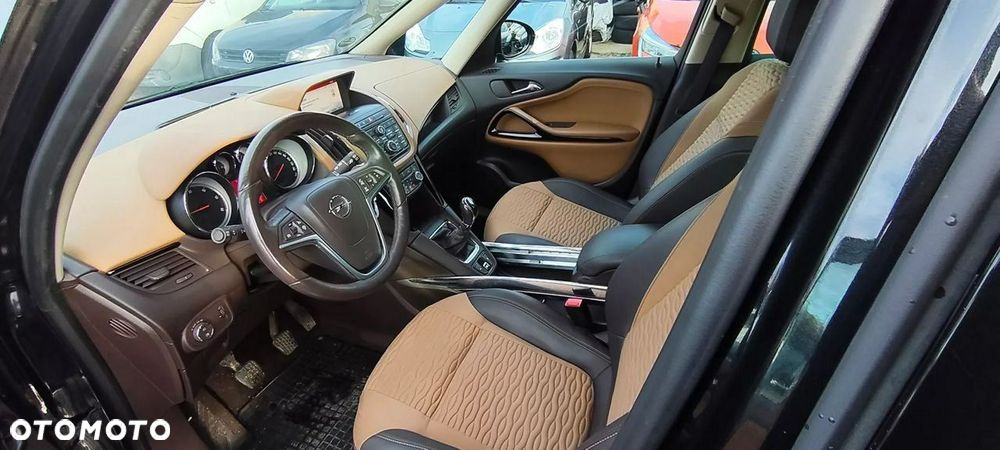 Opel Zafira - 10
