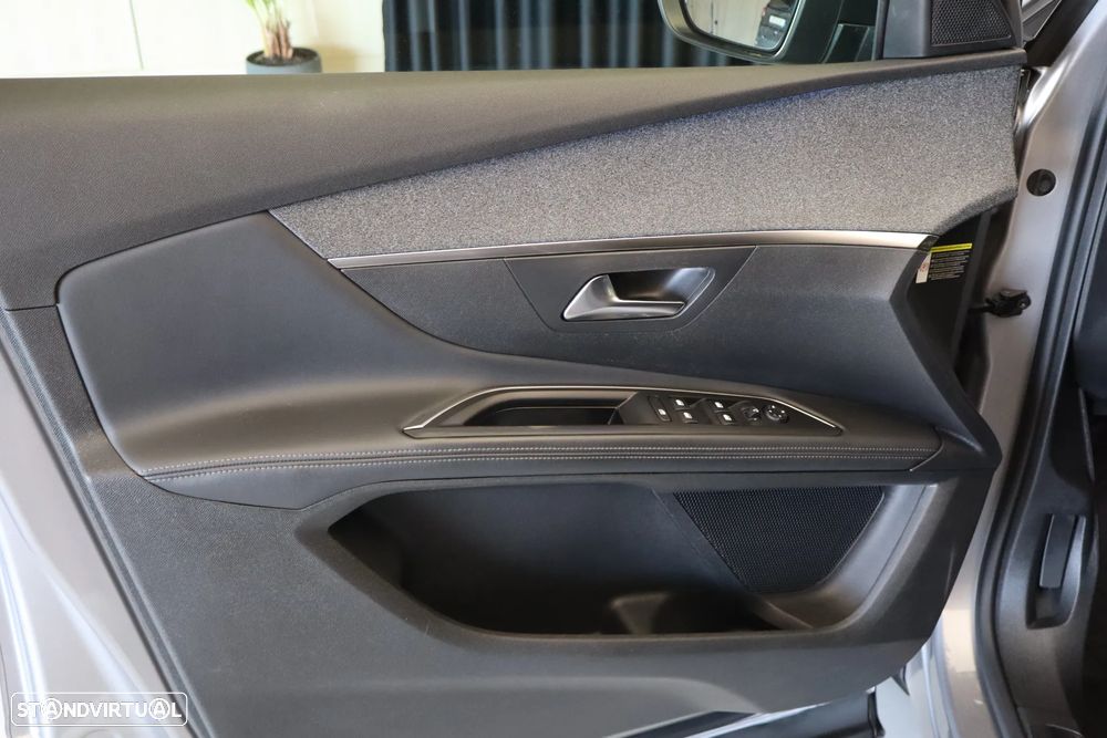 Peugeot 5008 BlueHDI 130 EAT8 Allure - 17