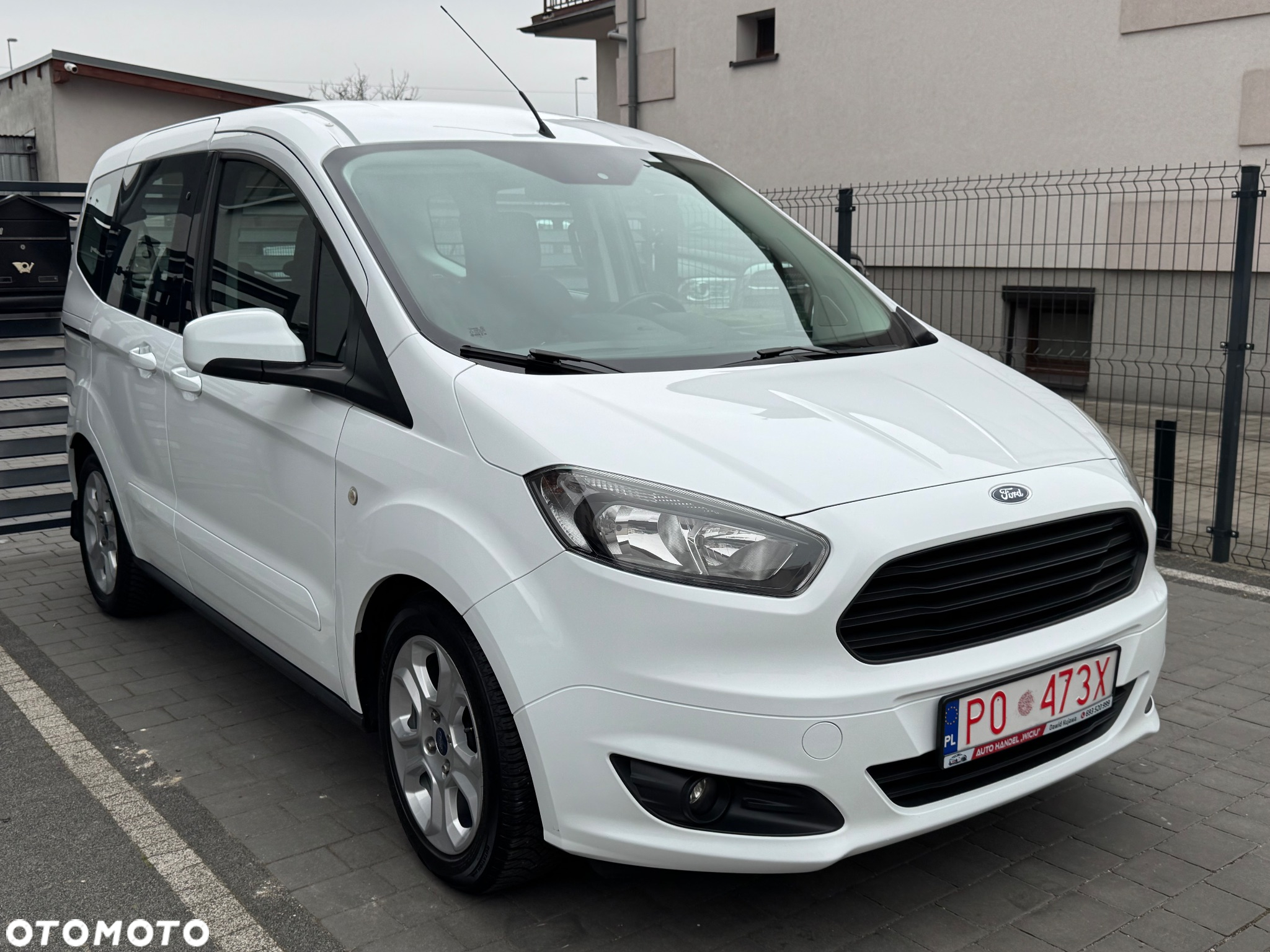 Ford Tourneo Courier 1.5 TDCi S&S Trend - 2