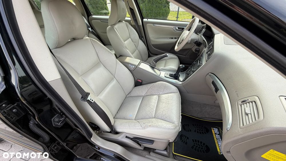 Volvo V70 2.5T Momentum - 33