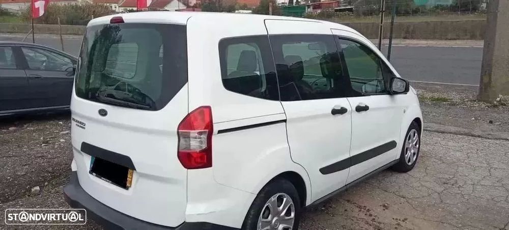 Ford Tourneo Courier 1.5 TDCi Ambiente - 3