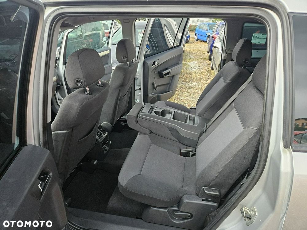 Opel Zafira - 9
