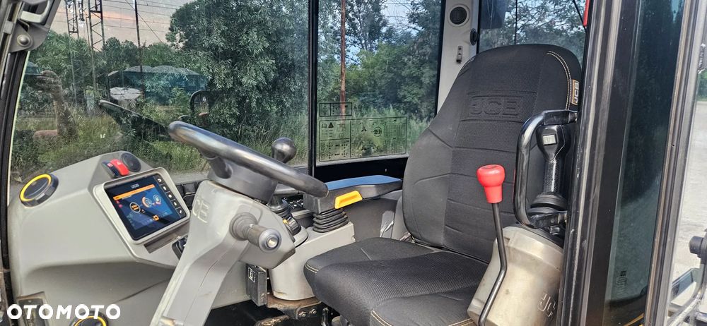 JCB HYDRADIG - 7