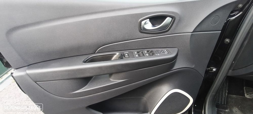 Renault Captur 1.5 dCi Exclusive - 11