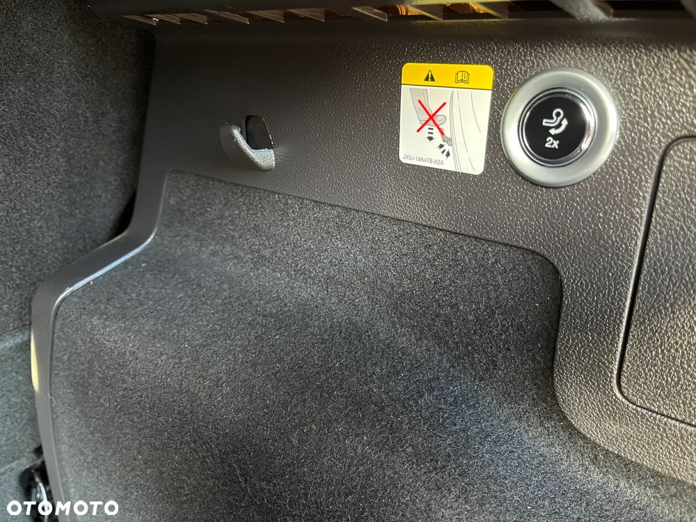 Ford Kuga 2.0 TDCi 4x4 ST-Line - 36