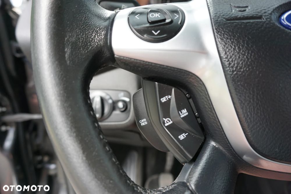 Ford Kuga 2.0 TDCi 2x4 Titanium - 19