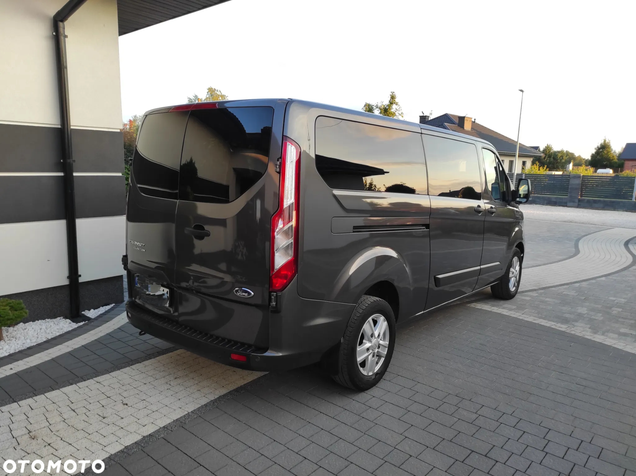Ford Tourneo Custom - 4