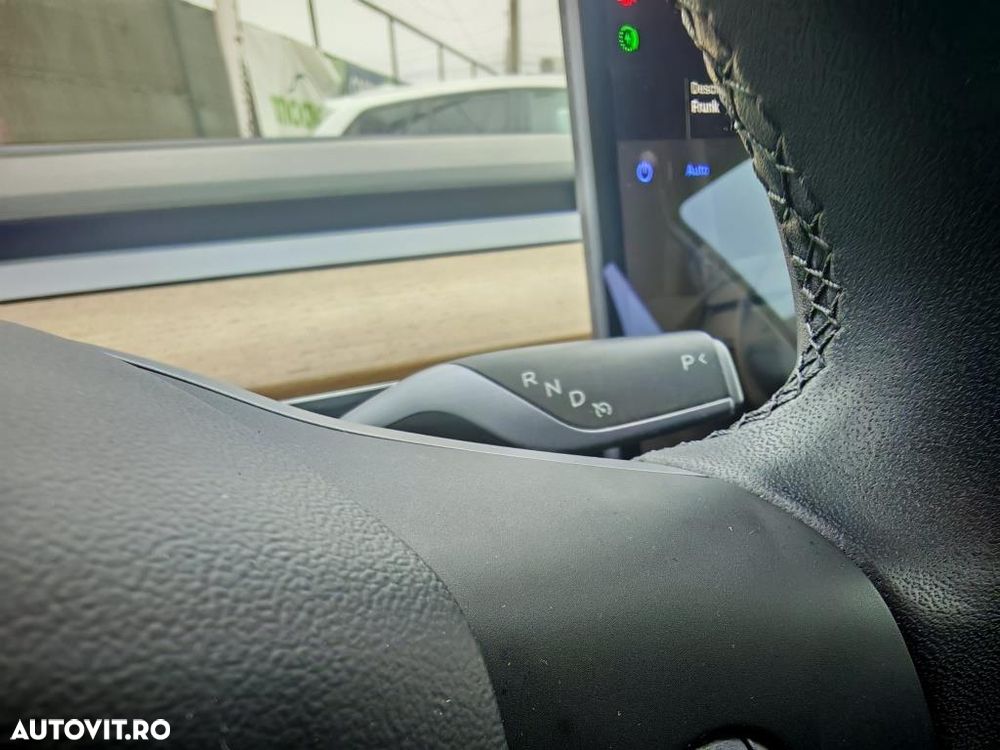 Tesla Model 3 Standard Reichweite Plus Hinterradantrieb - 19