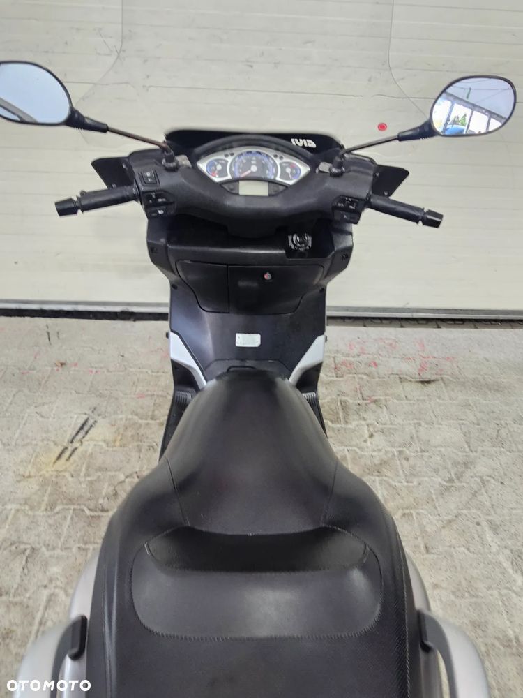Yamaha X-max - 35