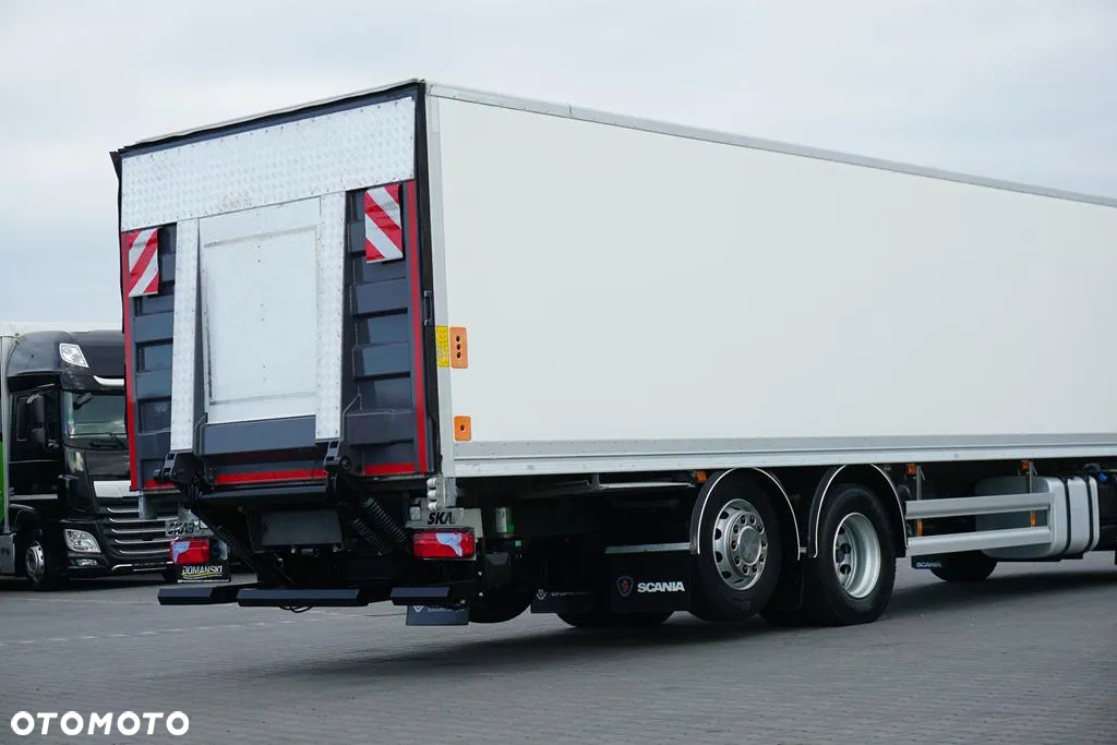 Scania P 320 / EURO 6 / KONTENER + WINDA / 22 PALETY / OŚ SKRĘTNA - 32