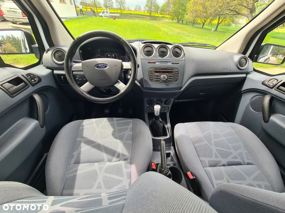 Ford Tourneo Connect - 17