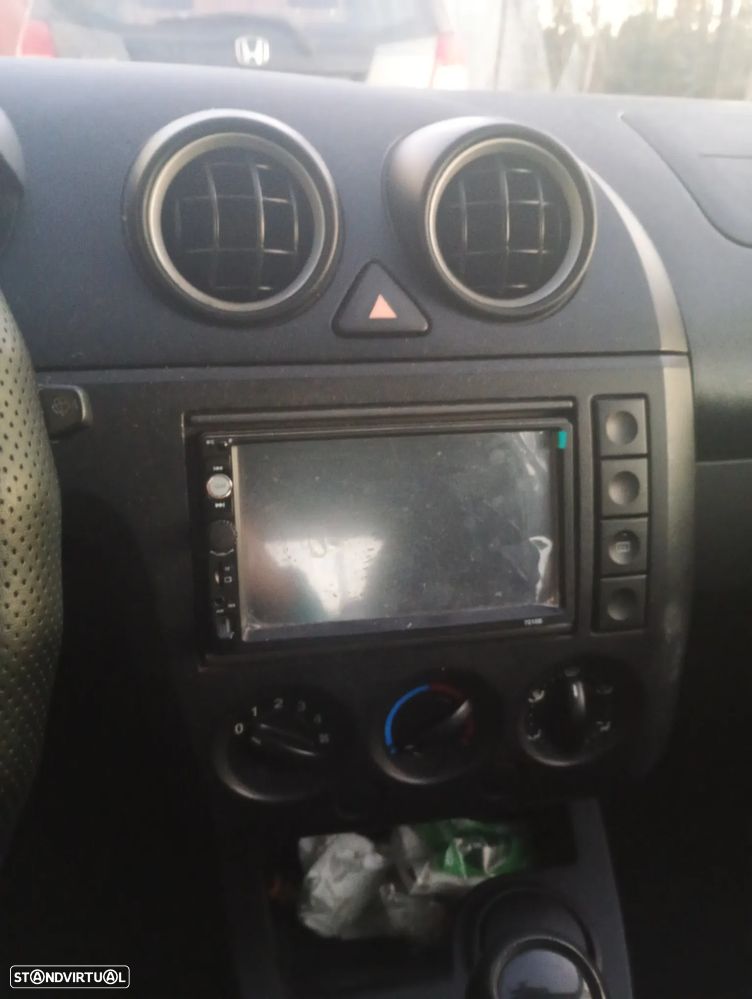 Ford Fiesta - 5