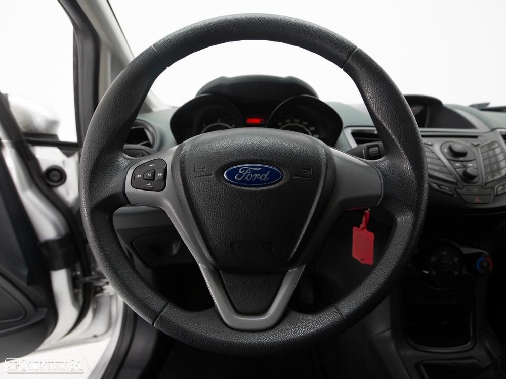 Ford Fiesta Van - 12