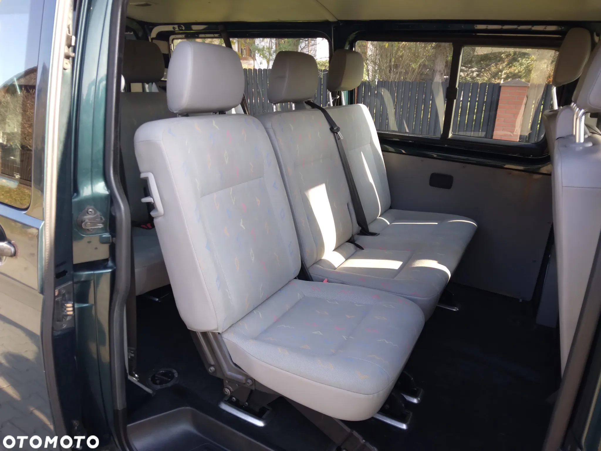 Volkswagen Caravelle - 13