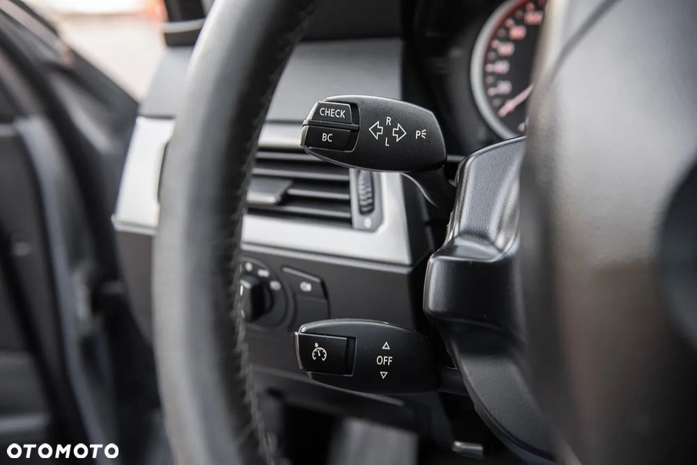 BMW Seria 5 523i Touring - 20