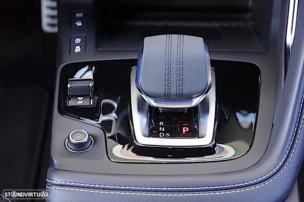 Jaguar E-Pace 1.5 P300e R-Dynamic S AWD Aut. - 28