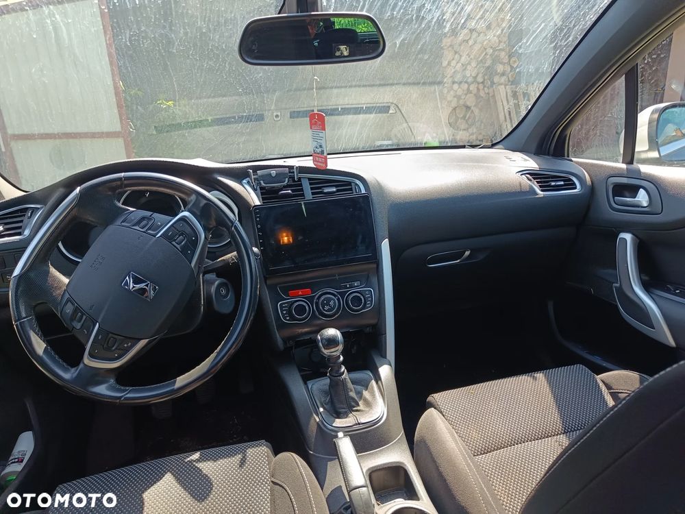 Citroën DS4 e-HDi 115 Chic - 13