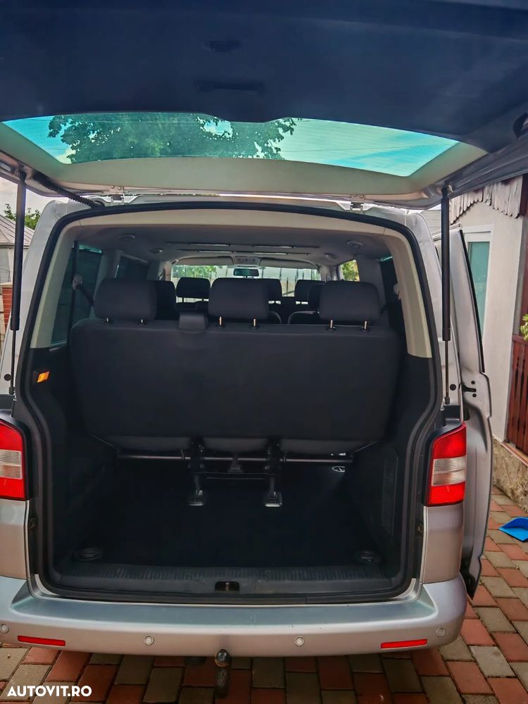 Volkswagen Caravelle - 10