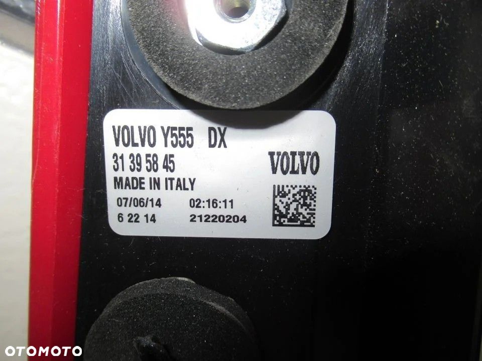 LAMPA TYLNA TYŁ PRAWA VOLVO V40 31395845 2012- - 3