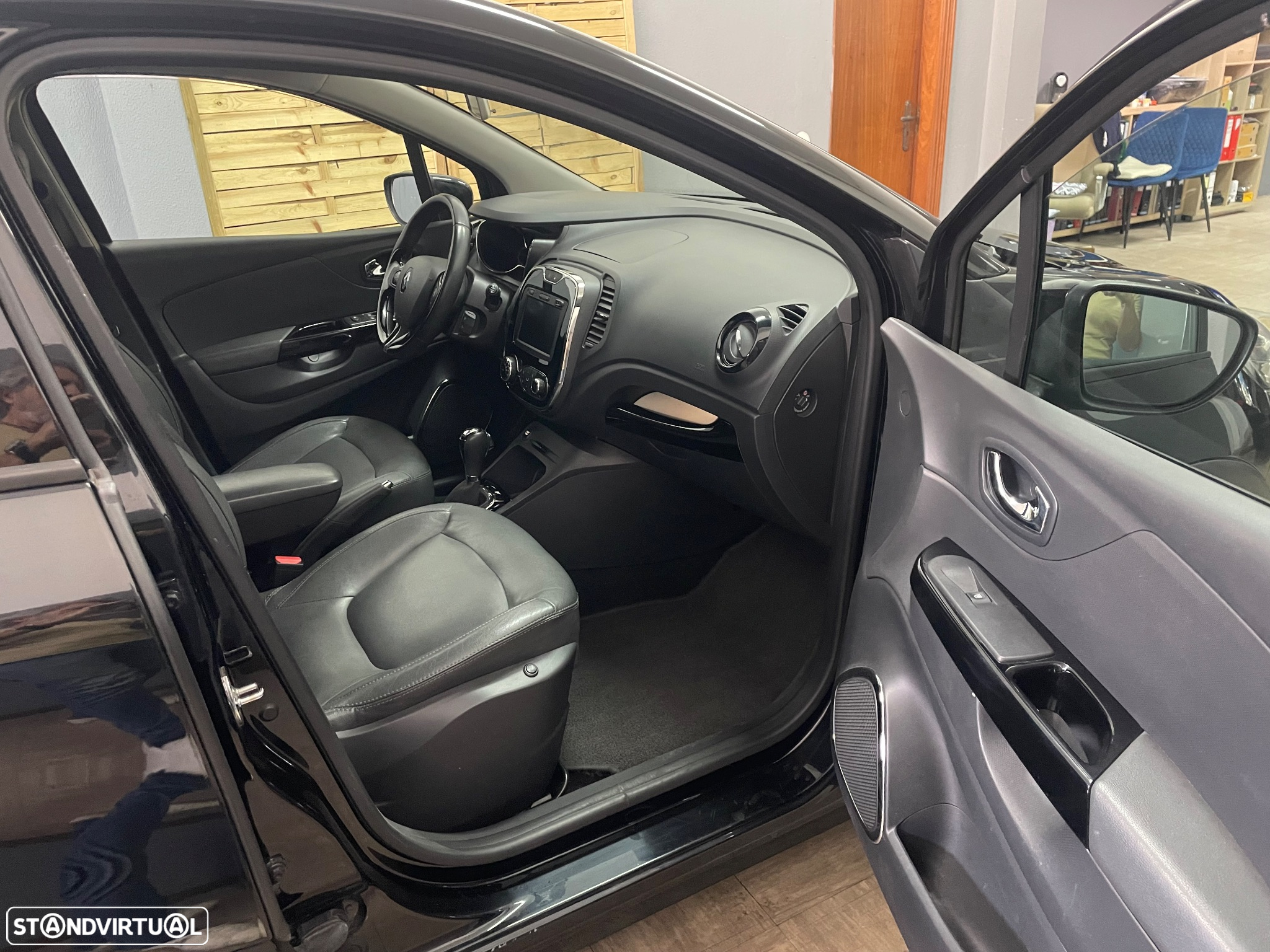 Renault Captur 1.2 TCe Exclusive EDC - 23