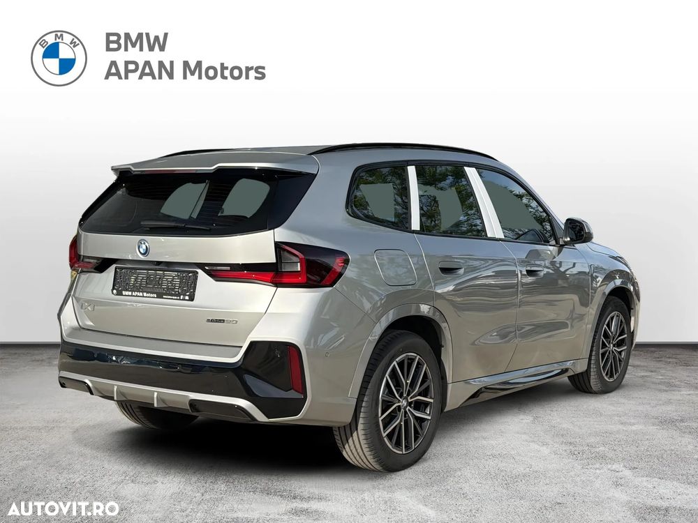 BMW iX1 eDrive20 M Sportpaket - 6