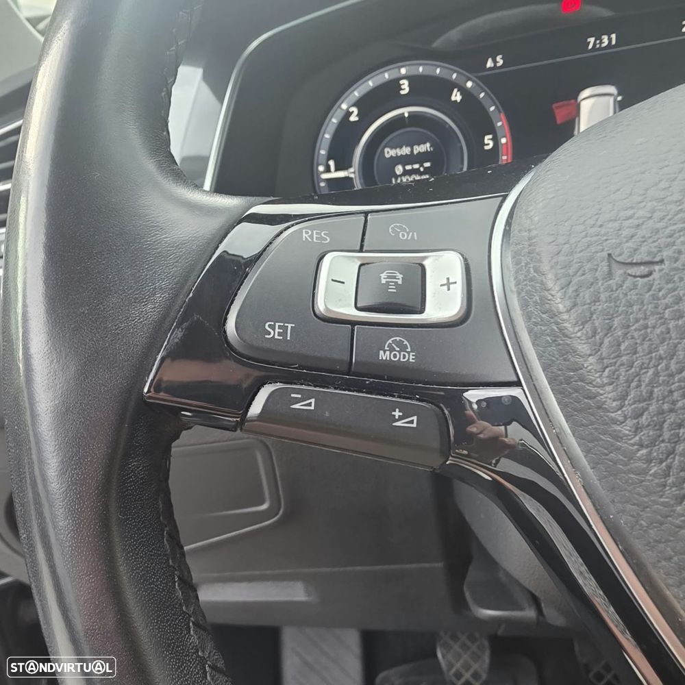 VW Tiguan 2.0 TDi Sport BlueMotion - 21